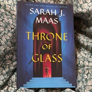 Throne of Glass Fantasy Paperback